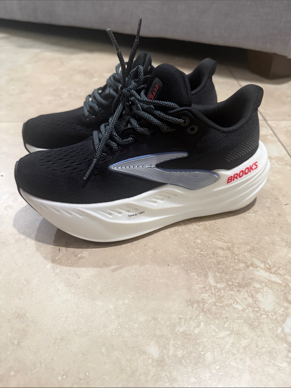Brooks glycerin. Max 2 Black and White Performance Running Shoes with Red Logo